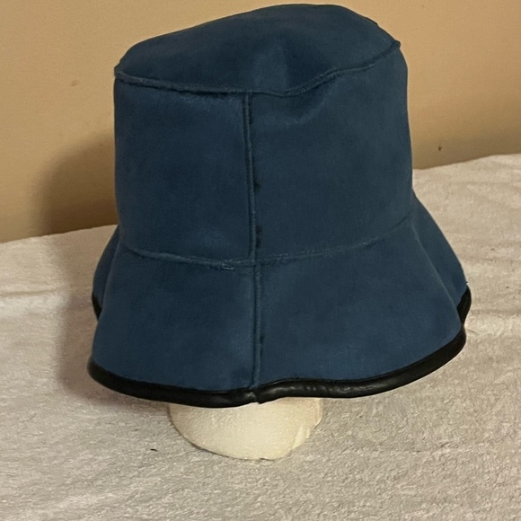 Reversible Winter Hat - Picture 6 of 9